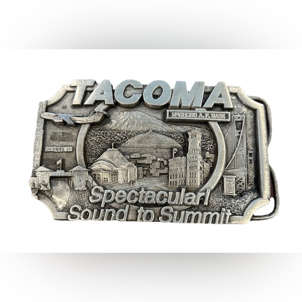 Vtg 1983 Tacoma WA Belt Buckle McChord AFB Fort Lewis Siskiyou Pewter USA Made